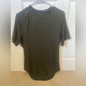 Drysense short sleeve shirt - men’s medium - Dark Olive License to Train